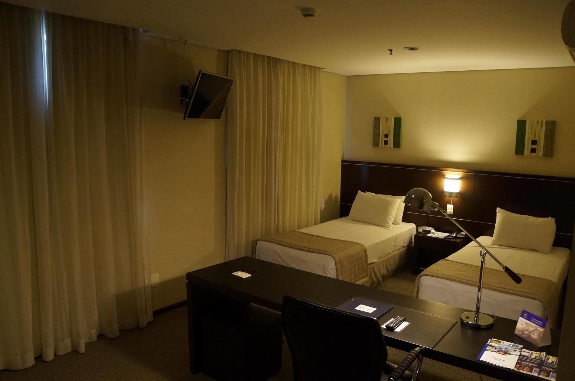 Travel Inn オザスコ エクステリア 写真